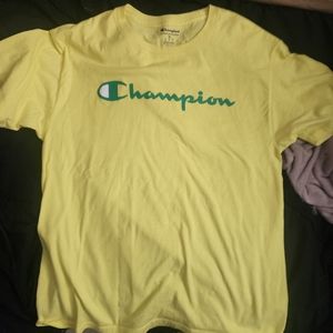 Champion medium t-shirt yellow green Brazil colors used